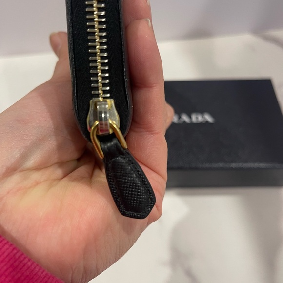 Authentic Prada Saffiano Black Zippy Wallet - Picture 4 of 9